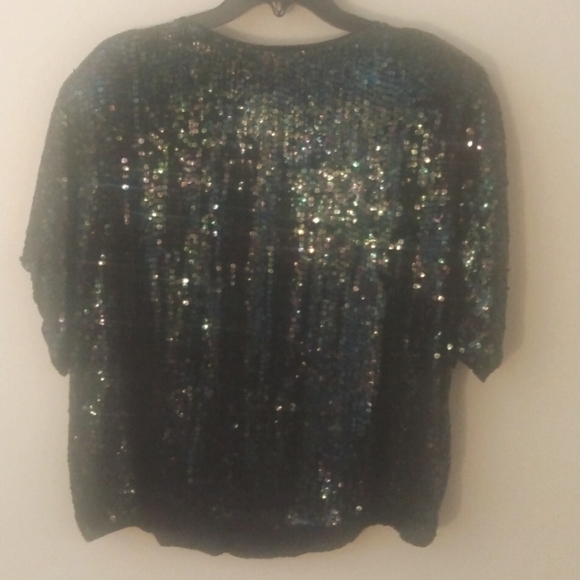 1X Black sequin top with an iredescent like rainbow look. Beaded flowers. - Picture 2 of 9